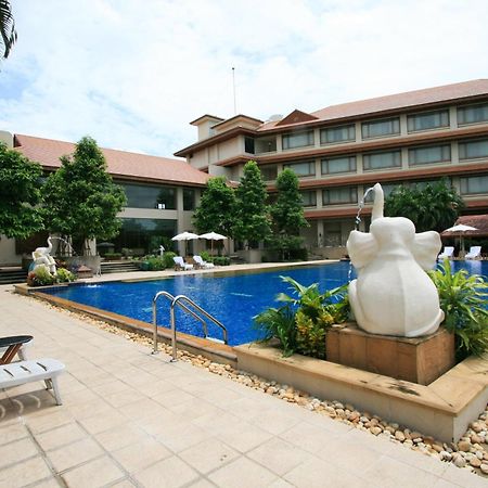 The Imperial River House Resort, Chiang Rai Bagian luar foto